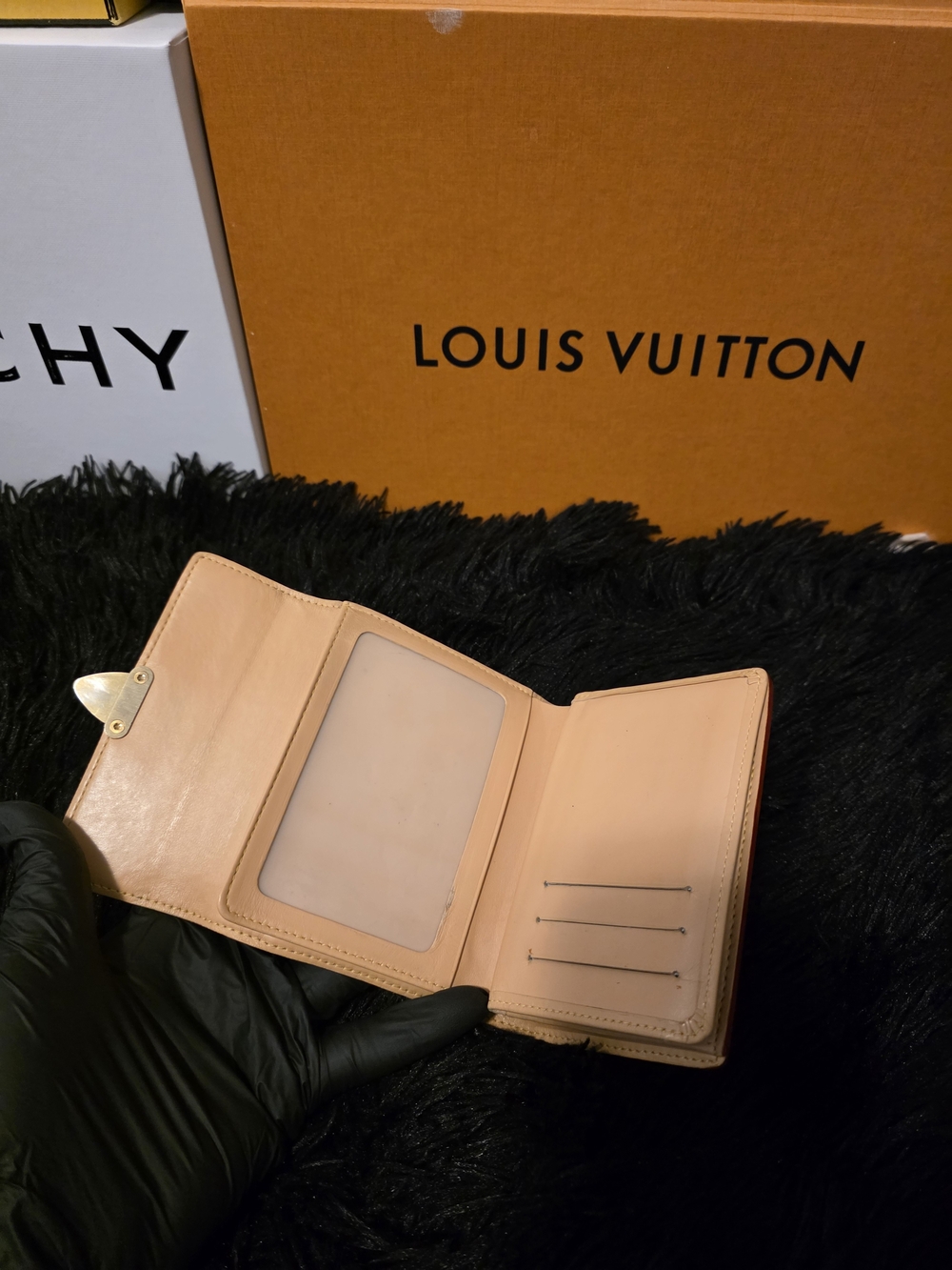 Authentic Louis Vuitton White Multicolor Monogram Wallet - Picture 5 of 16